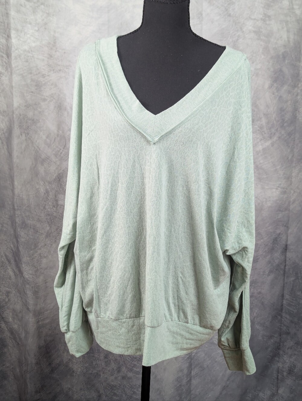 Oversized Women's V-Neck Light Green -Sage Sweatshirt